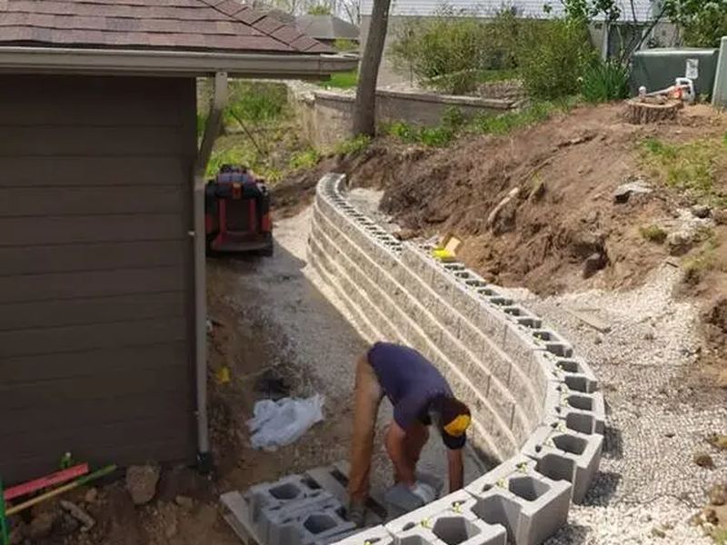 Retaining walls job near Center Point, IA